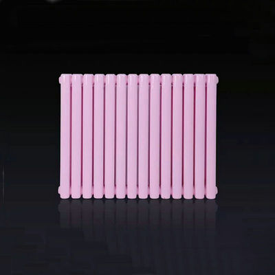 Antieke en luxueuze decoratieve gietijzeren radiator voor centrale verwarming van huishoudelijk water